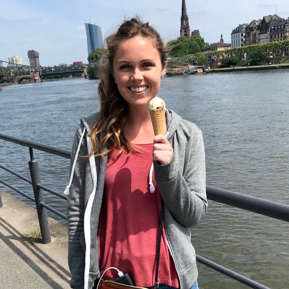 Meet your Posher, Emily